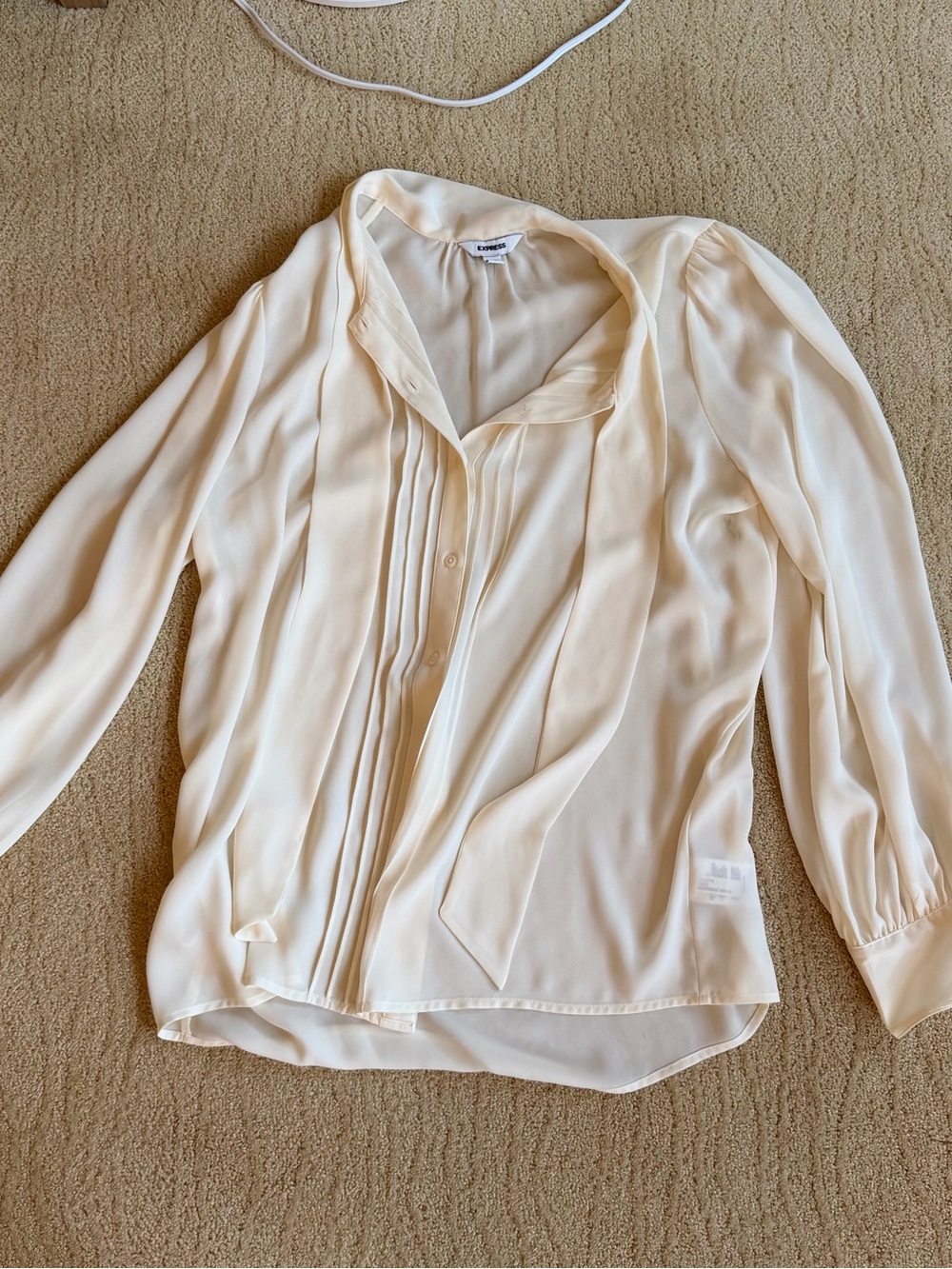 Express Ivory Chiffon Tie Neck Pintuck Pleated Blouse Size L Workwear